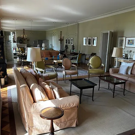 Le Chateau Villa Lavigny