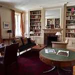 فيلة Le Chateau Lavigny