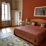 فيلة Le Chateau Lavigny